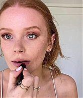 Abigail_EffortlessRedLipGuideRedHairedBeauty_Vogue21_1983.jpg