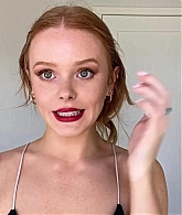 Abigail_EffortlessRedLipGuideRedHairedBeauty_Vogue21_2019.jpg