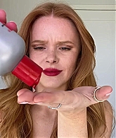 Abigail_EffortlessRedLipGuideRedHairedBeauty_Vogue21_2052.jpg