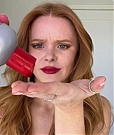 Abigail_EffortlessRedLipGuideRedHairedBeauty_Vogue21_2053.jpg