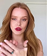 Abigail_EffortlessRedLipGuideRedHairedBeauty_Vogue21_2062.jpg