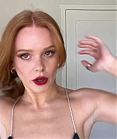 Abigail_EffortlessRedLipGuideRedHairedBeauty_Vogue21_2067.jpg