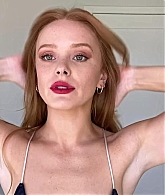 Abigail_EffortlessRedLipGuideRedHairedBeauty_Vogue21_2076.jpg