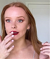 Abigail_EffortlessRedLipGuideRedHairedBeauty_Vogue21_2097.jpg