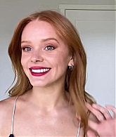 Abigail_EffortlessRedLipGuideRedHairedBeauty_Vogue21_2127.jpg
