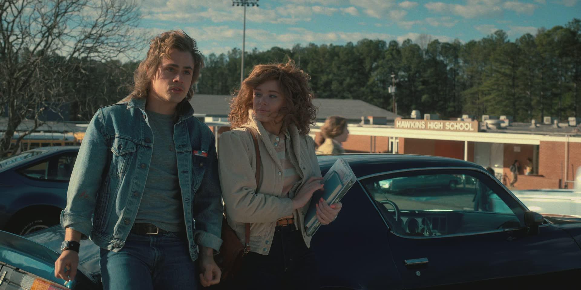 Stranger_Things_S2E03_KISSTHEMGOODBYE_28183429.jpg