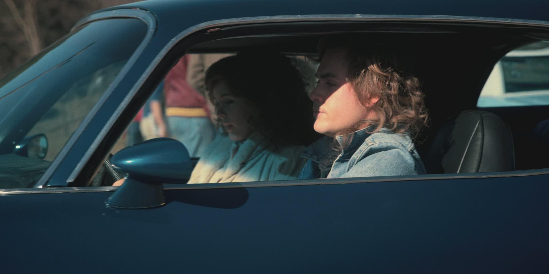 Stranger_Things_S2E03_KISSTHEMGOODBYE_28185329.jpg
