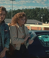 Stranger_Things_S2E03_KISSTHEMGOODBYE_28183329.jpg