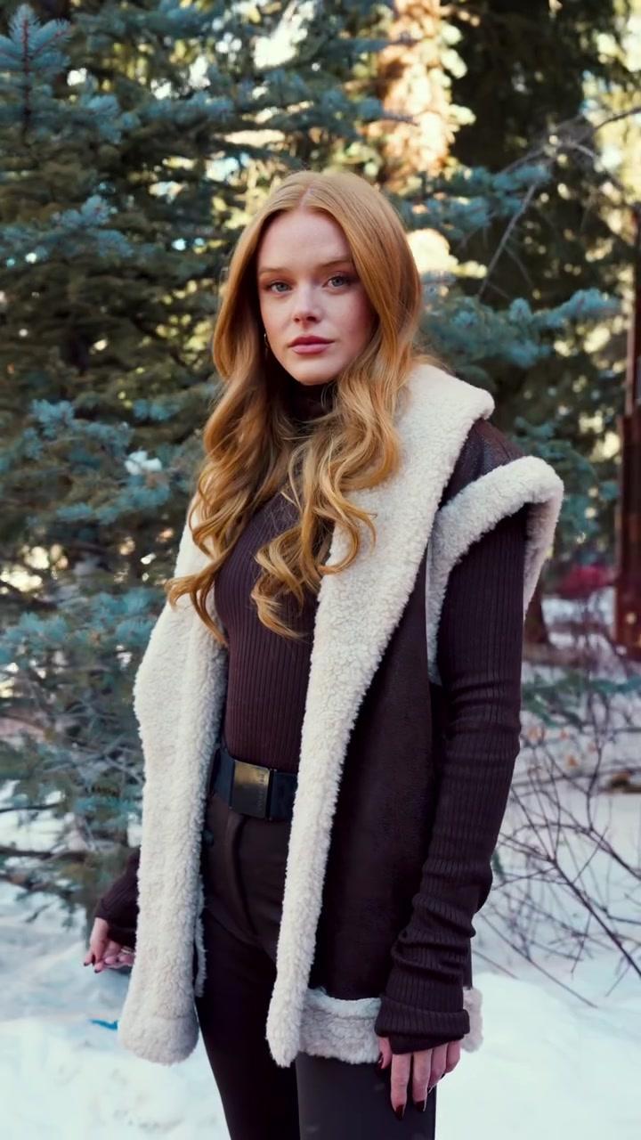 REVOLVE_Shoot23_05.jpg