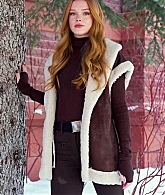REVOLVE_Shoot23_09.jpg