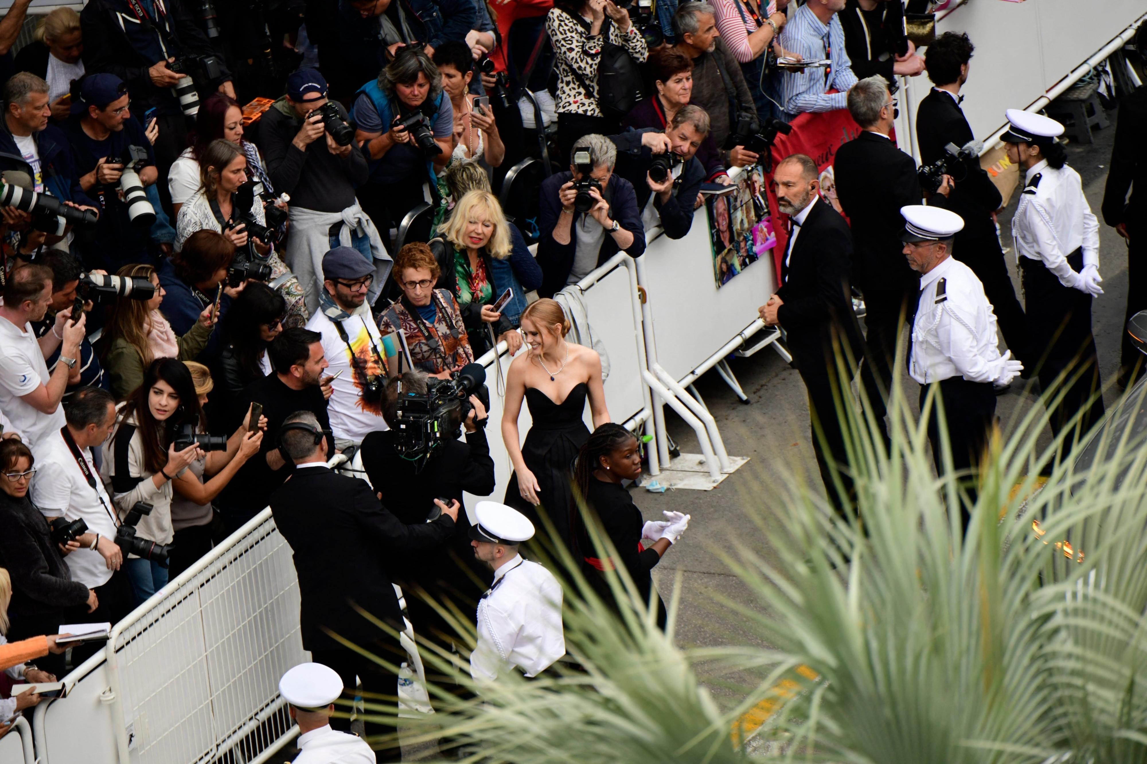 IndianaJones_RedCarpet_Cannes23_AttendingFans_28129.jpg