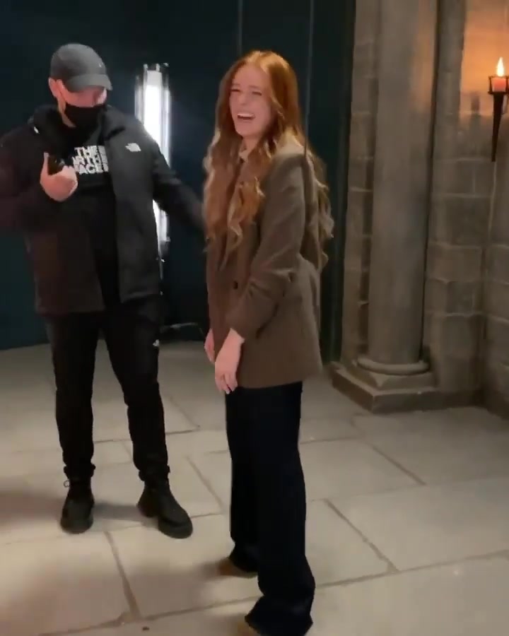FateS2_BTS_IG_28229_26.jpg