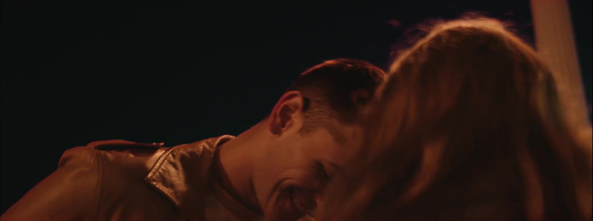 TOMOS_HoldingTogether_MV_ACN_501.jpg