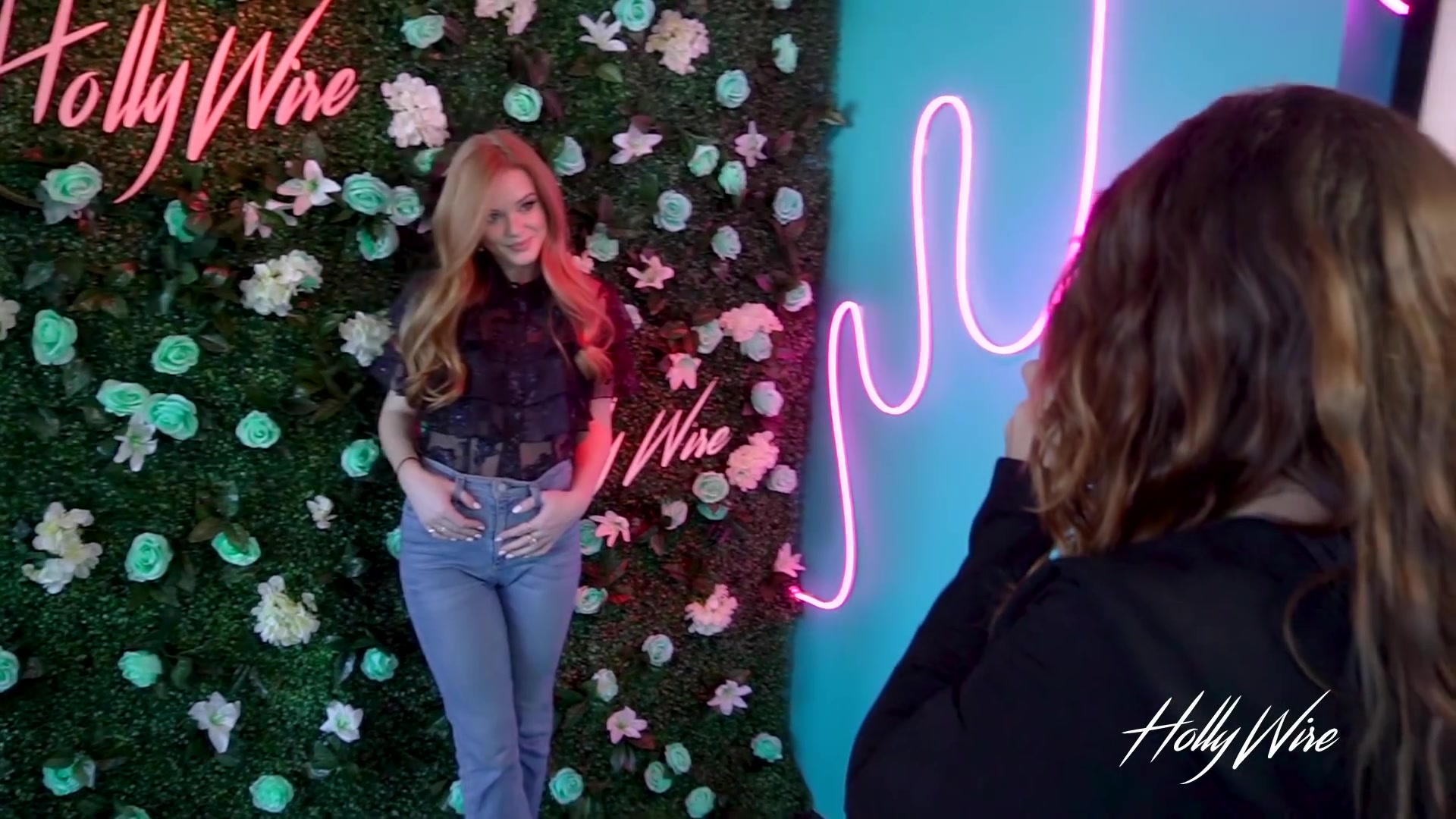 hollywire19_acn_000158.jpg