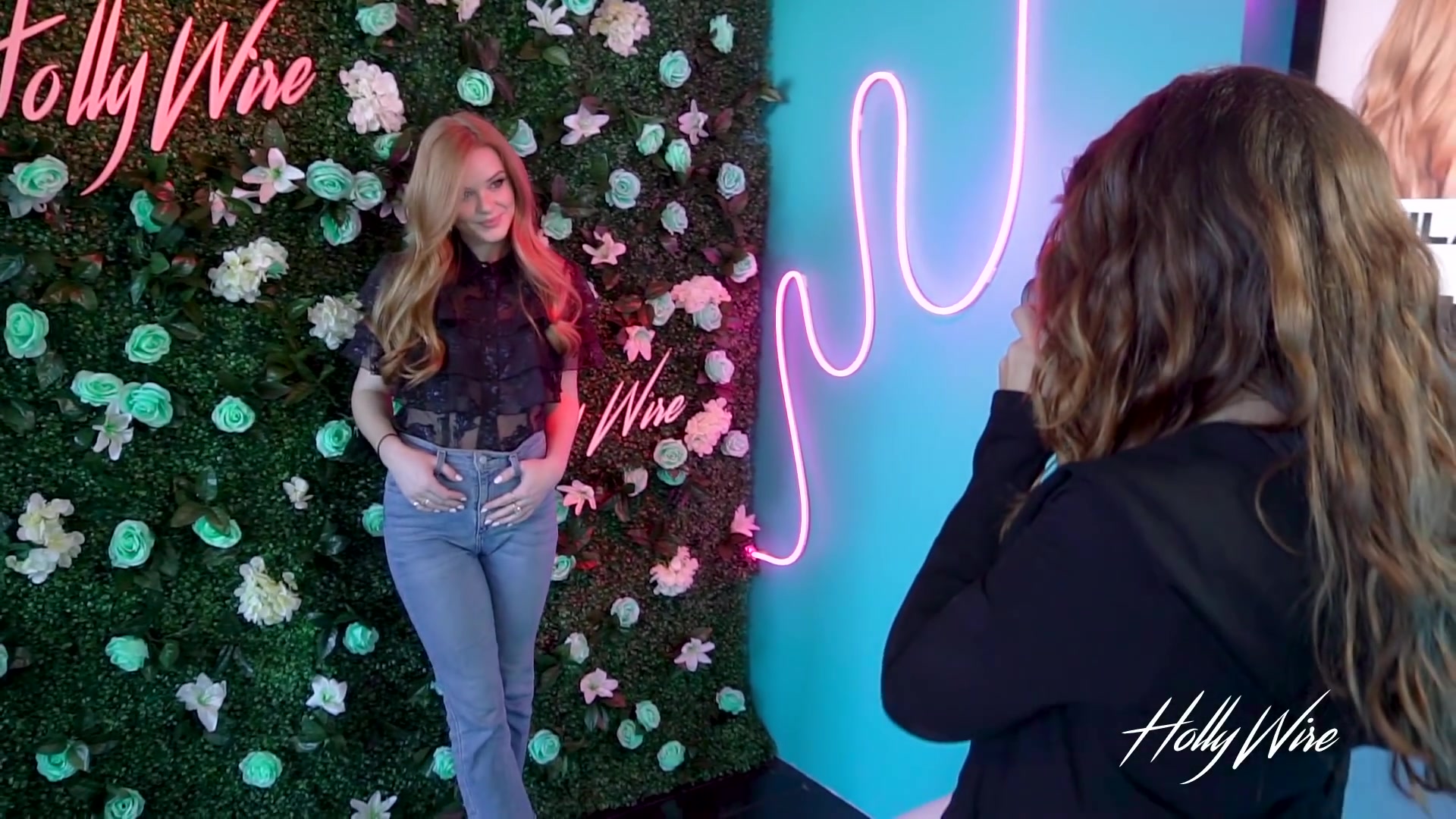hollywire19_acn_000159.jpg