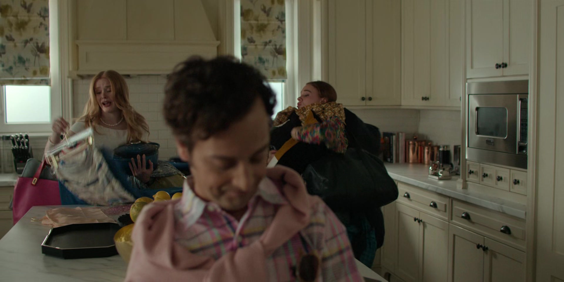 Every_Year_After_S01E06_Plan_B_1080p_003497.jpg