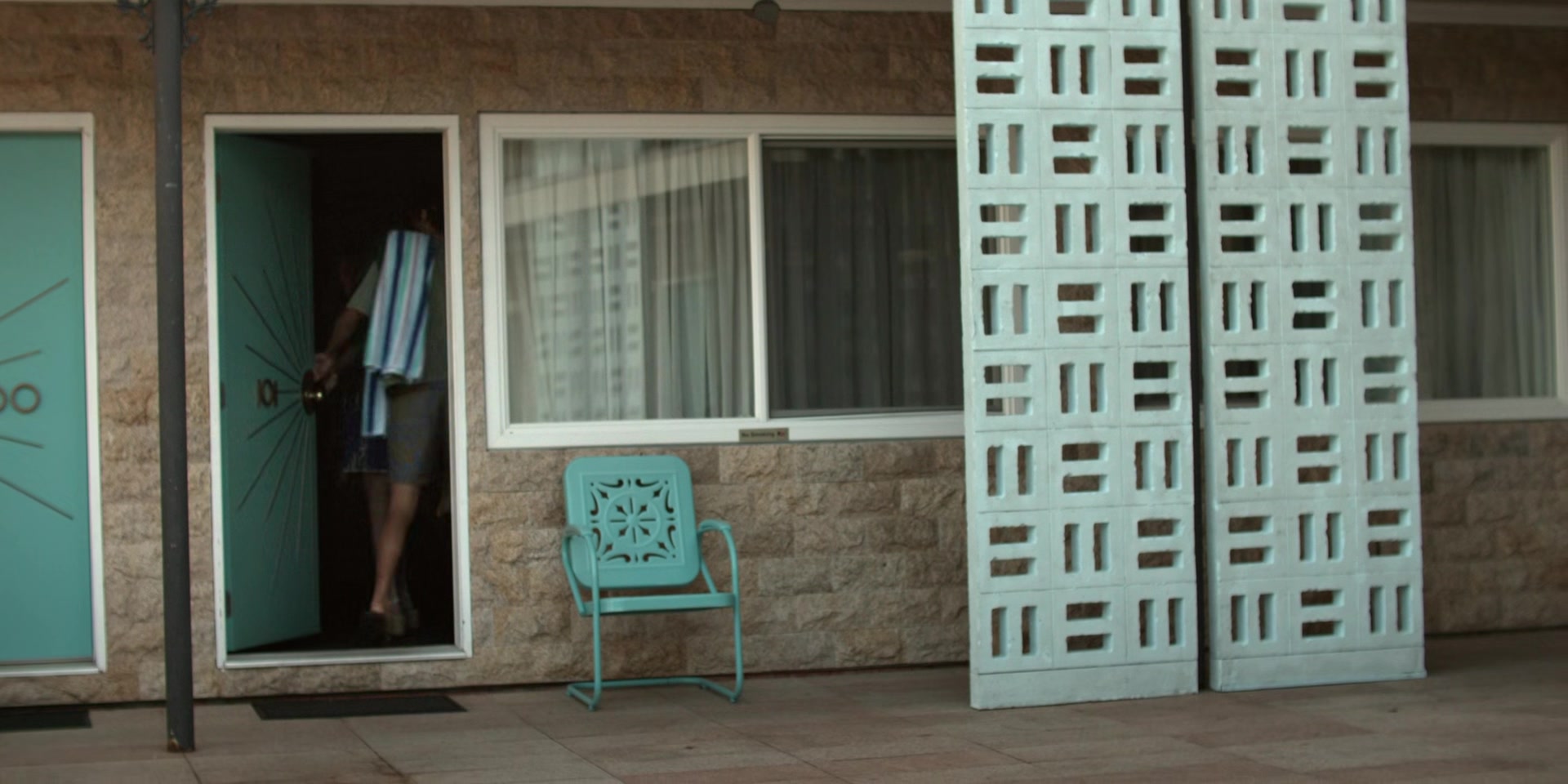 Every_Year_After_S01E07_The_Boathouse_1080p_004322.jpg