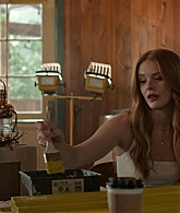 Every_Year_After_S01E08_Goodbye_1080p_004910.jpg