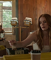 Every_Year_After_S01E08_Goodbye_1080p_004911.jpg