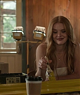 Every_Year_After_S01E08_Goodbye_1080p_004988.jpg