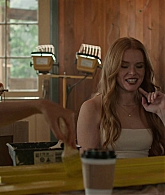 Every_Year_After_S01E08_Goodbye_1080p_005142.jpg