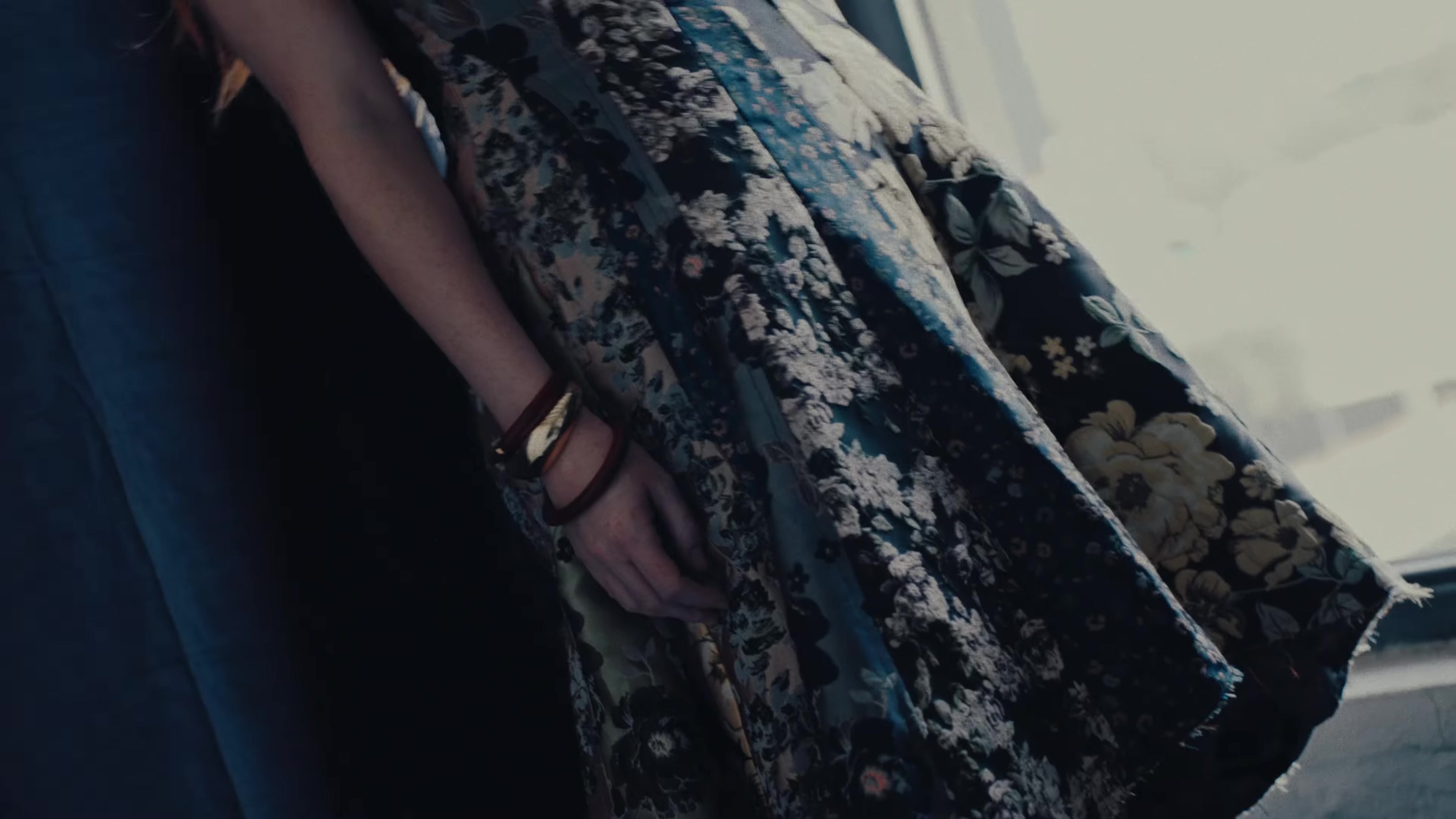 abigailcowennetowork_xmagglobal_bts_shoot_000013.jpg