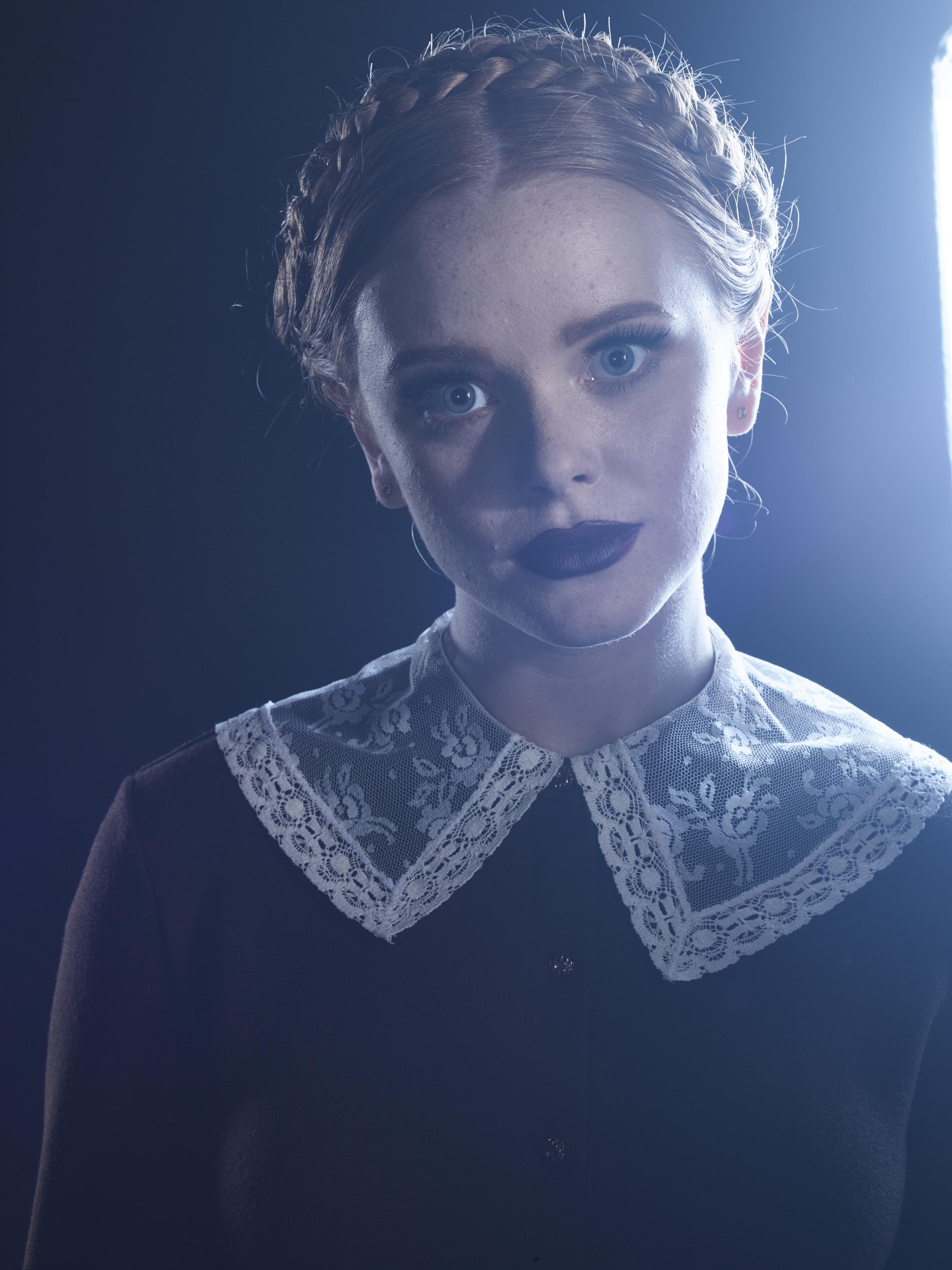 CAOS_S1_Promoshoot_Set002_28229.jpg