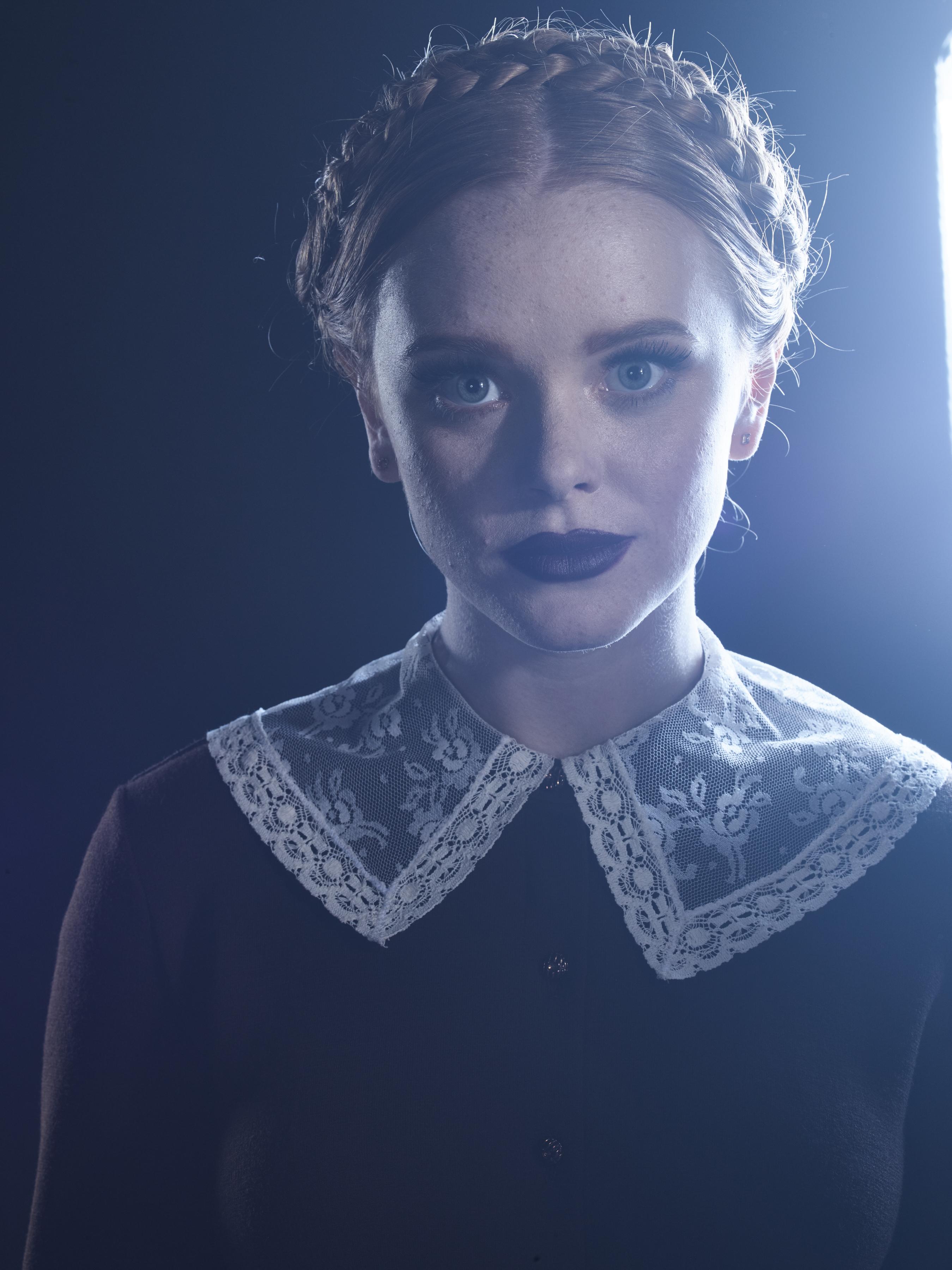 CAOS_S1_Promoshoot_Set002_28329.jpg