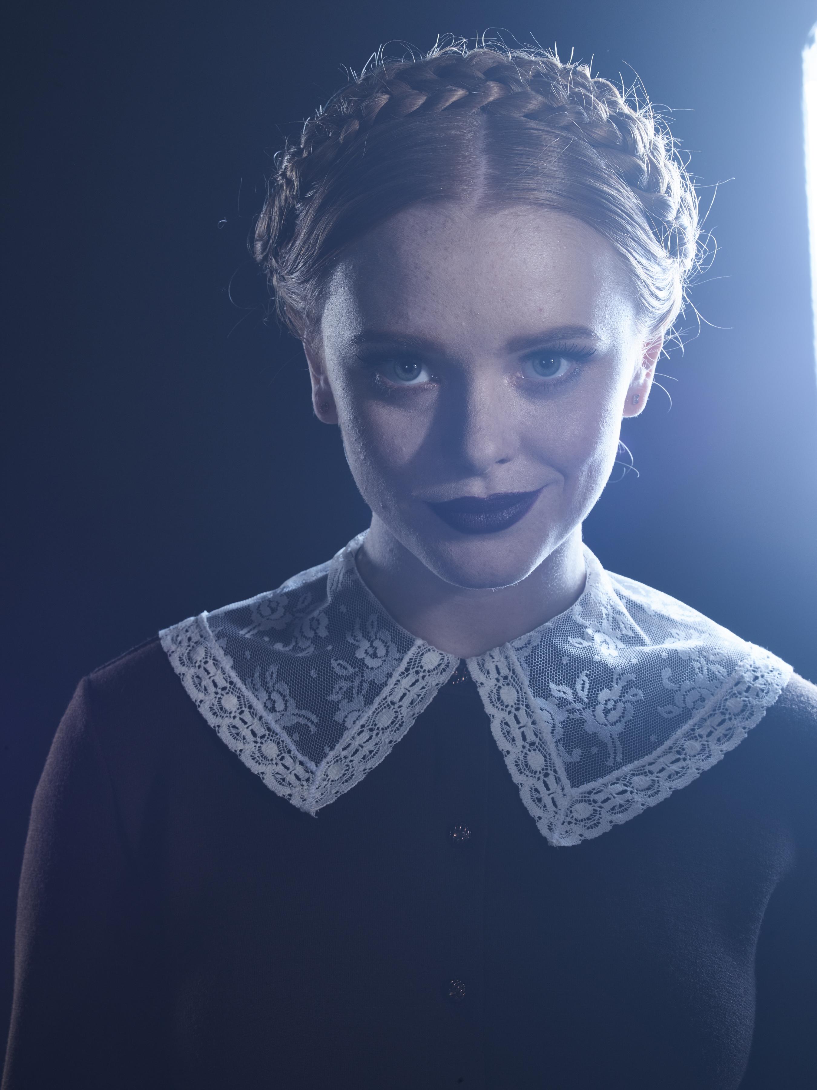 CAOS_S1_Promoshoot_Set002_28429.jpg
