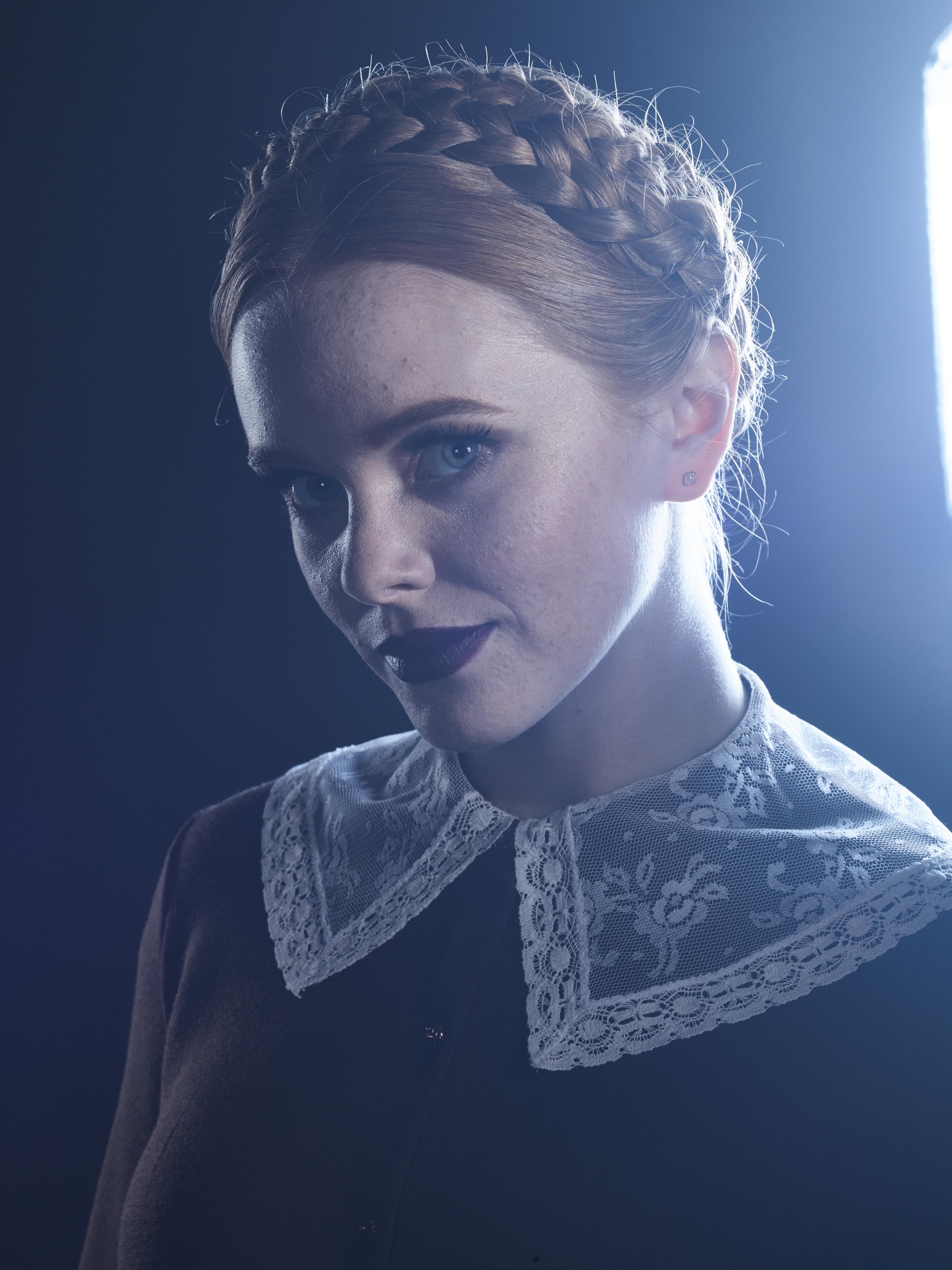 CAOS_S1_Promoshoot_Set_ACN_282229.jpg
