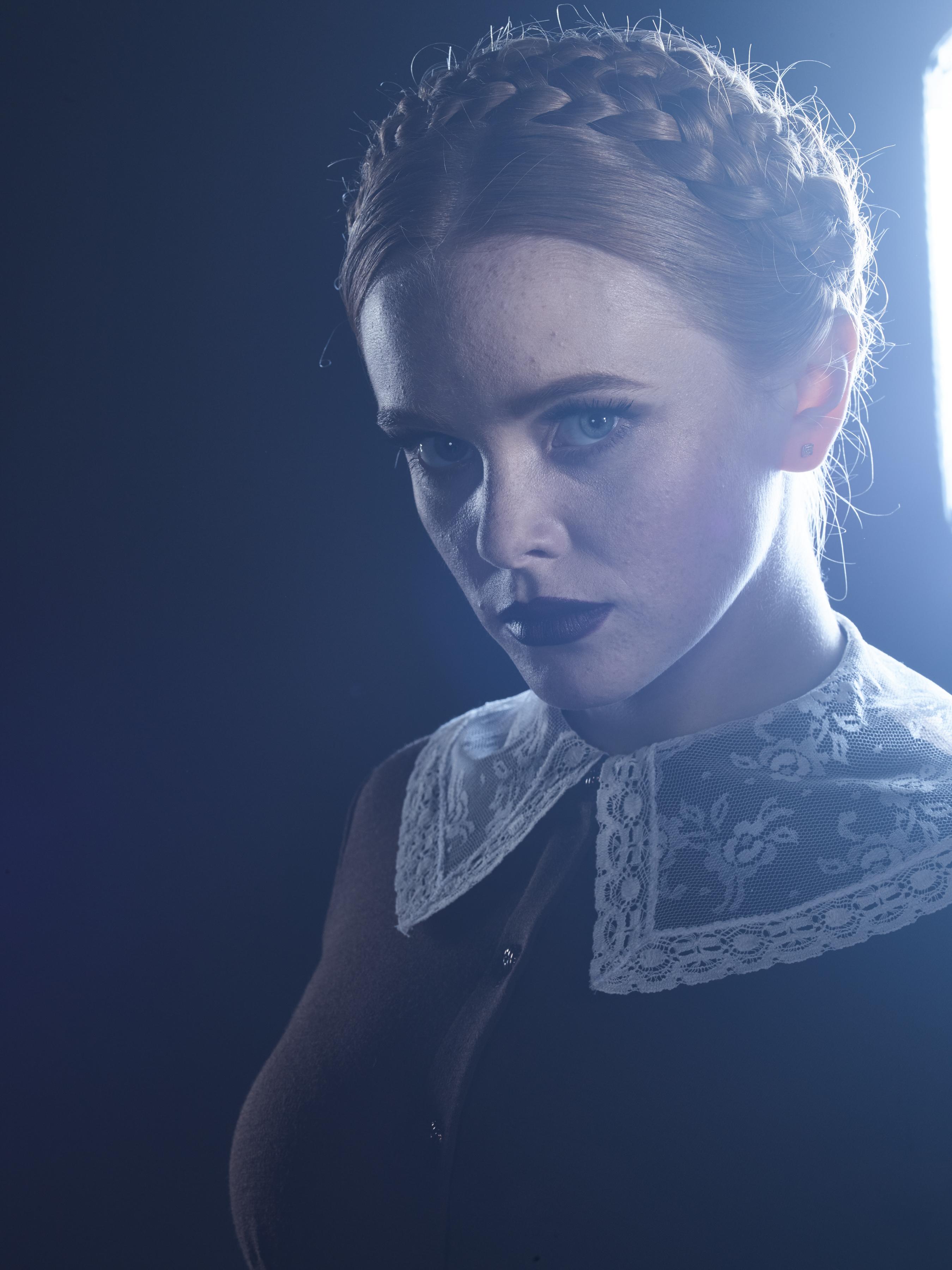 CAOS_S1_Promoshoot_Set_ACN_283529.jpg