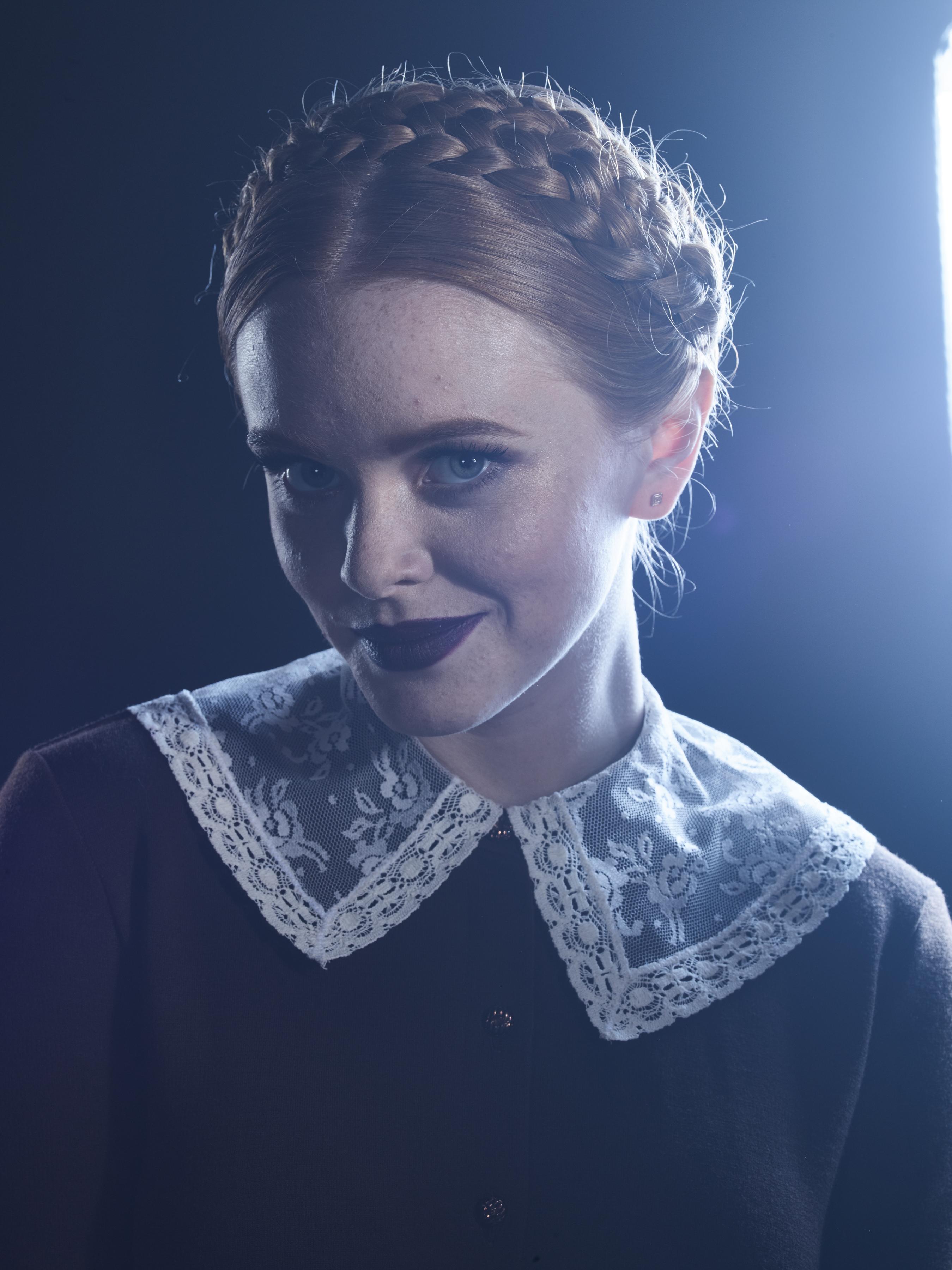CAOS_S1_Promoshoot_Set_ACN_28729.jpg