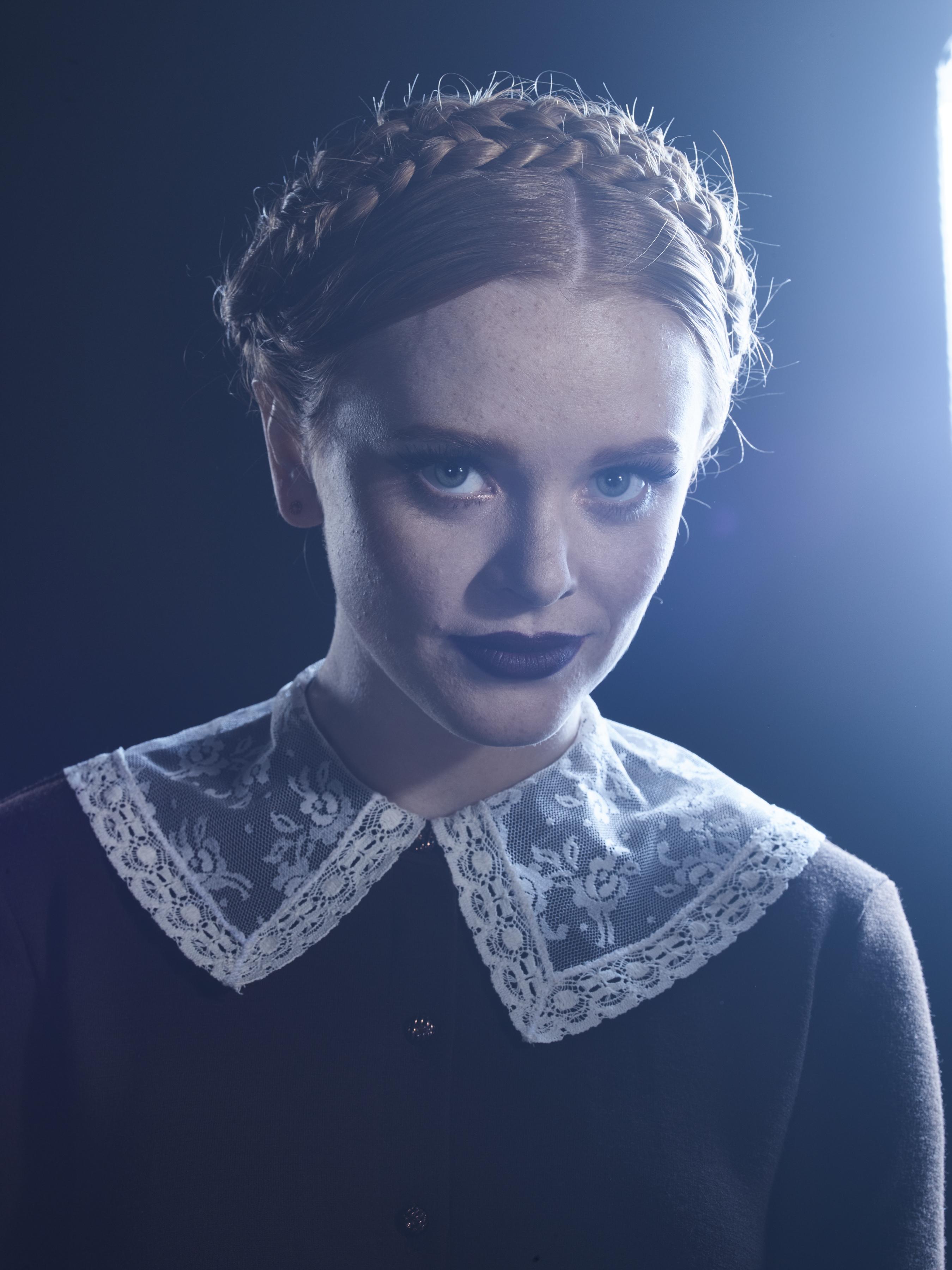 CAOS_S1_Promoshoot_Set_ACN_28929.jpg