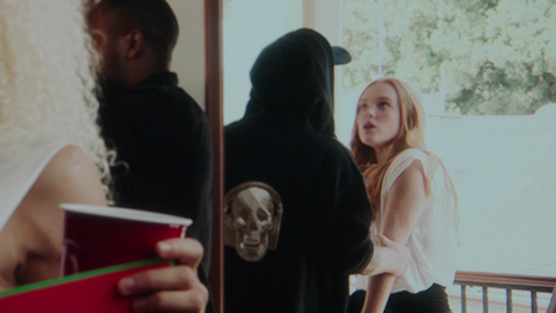 Wisdom_of_the_Crowd_S01E02_In_the_Wild_1080p__0250.jpg