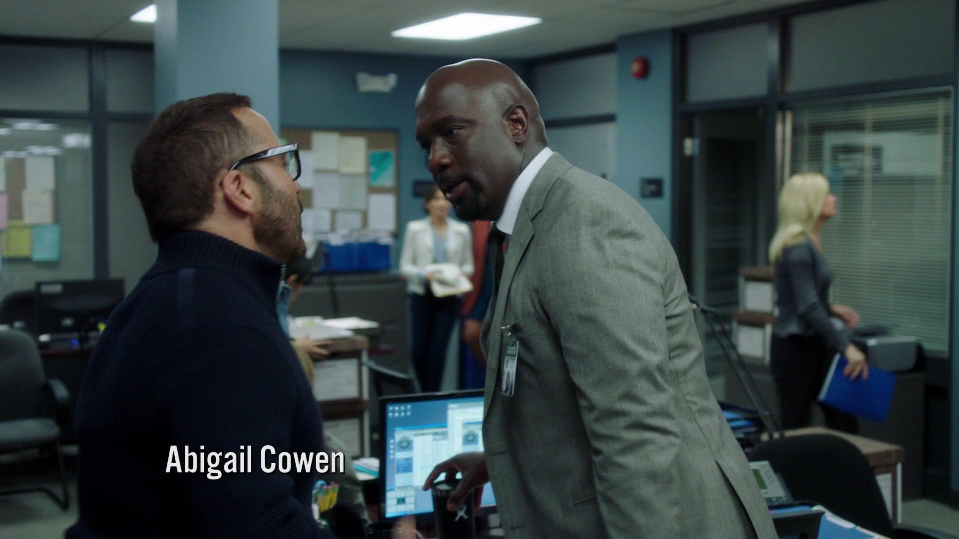 Wisdom_of_the_Crowd_S01E02_In_the_Wild_1080p__0586.jpg